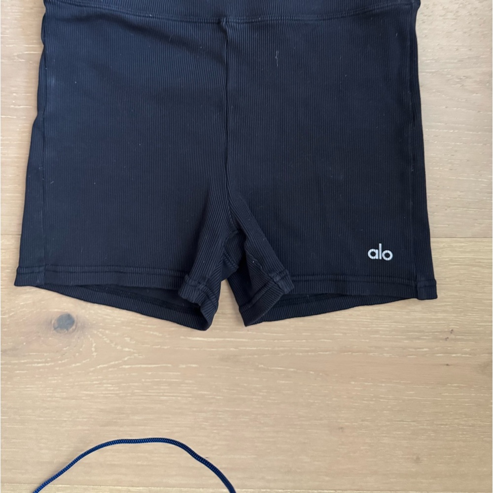 Alo yoga ribbed biker short